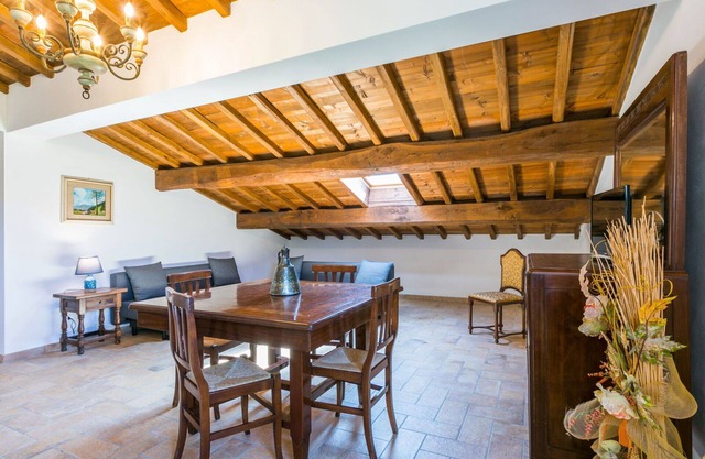 Cosy apartment for 4 guests with A/C, pool, WIFI, TV, pets allowed, panoramic view and parking