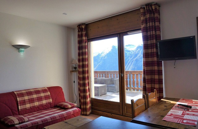 Cosy apartment, 4 people, 5 min from slopes, covered parking