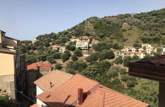 Cosy Apartment in centre of Pisciotta, south Italy