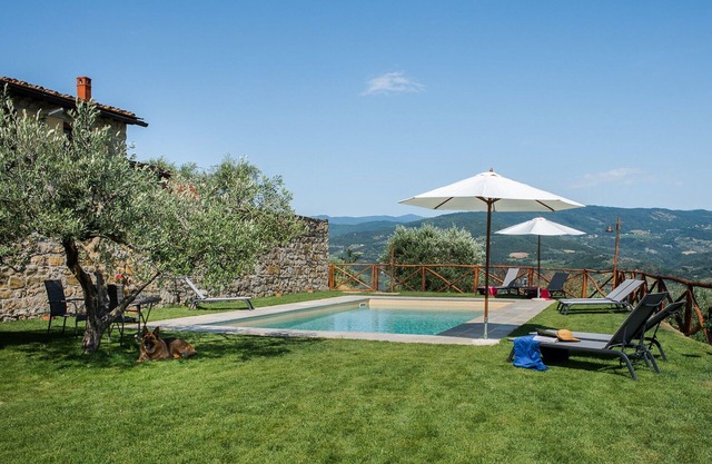 Cosy apartment in villa for 4 guests with WIFI, pool, A/C, TV, patio, panoramic view and parking
