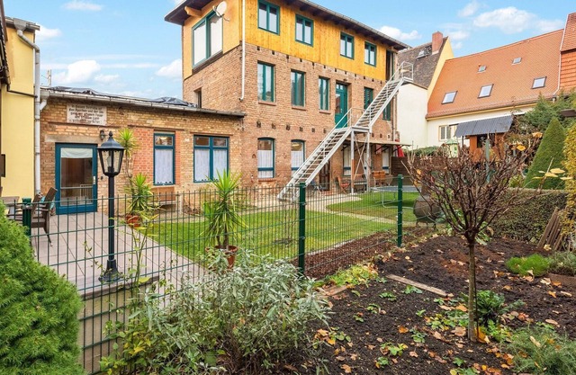 Cosy apartment in Naumburg with fenced garden and terrace