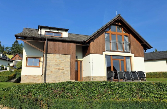 Cosy apartment in villa for 11 guests with WIFI, TV, terrace and pets allowed
