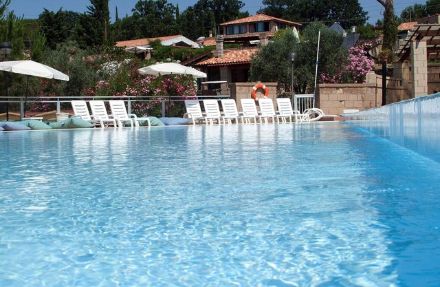 Cosy apartment in villa for 5 guests with pool, terrace, pets allowed and parking
