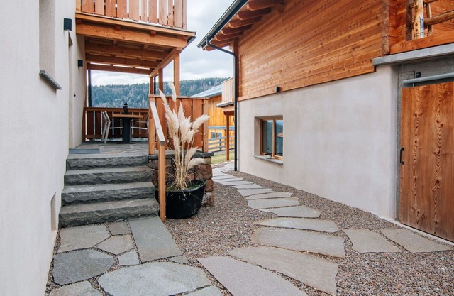 Cosy apartment in villa for 4 people with WIFI, TV, patio and parking