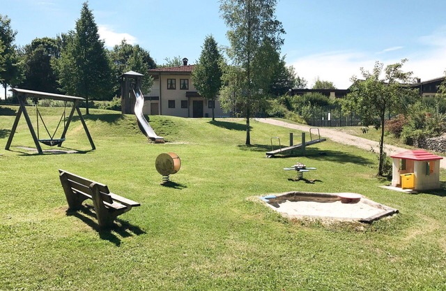 Cosy apartment in villa for 4 people with TV, balcony, pets allowed and parking