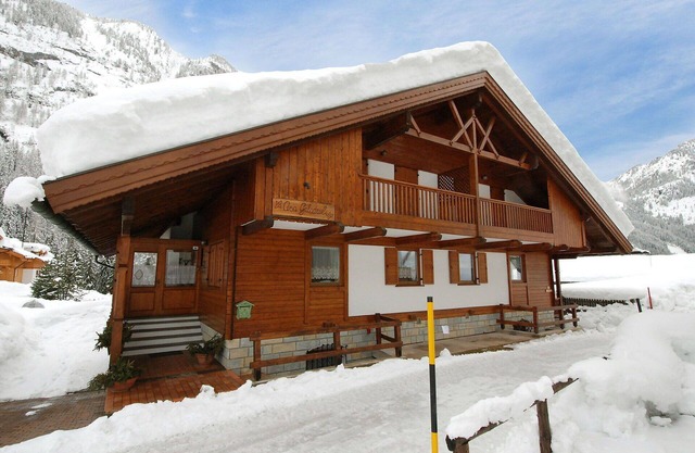 Cosy apartment in villa for 5 guests with WIFI, TV, terrace and parking