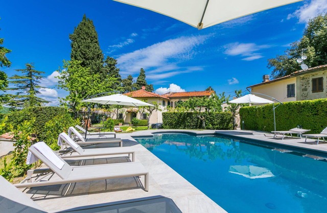 Cosy apartment in villa with private pool, WIFI, TV, terrace, pets allowed and parking