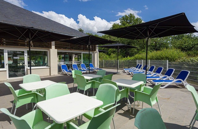 Cosy apartment in villa for 5 guests with internet, pool, TV, terrace, pets allowed and parking