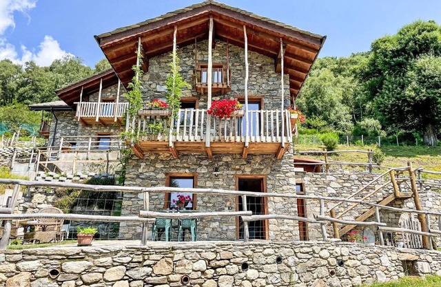 Cosy apartment in villa for 4 people with WIFI, TV, patio, pets allowed and parking