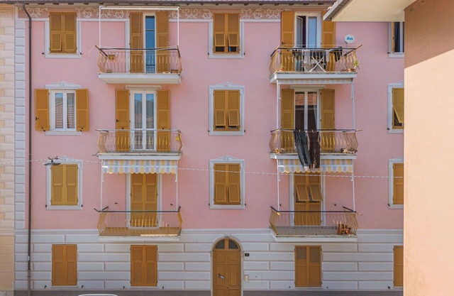 Cosy apartment for 4 guests with WIFI, TV, balcony and parking
