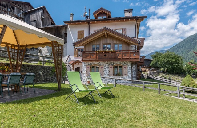Cosy Apartment "Maso Margherita - Ara" with Balcony, Garden & Wi-Fi