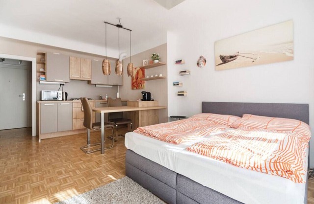 Cosy apartment near VIC (UNO City)