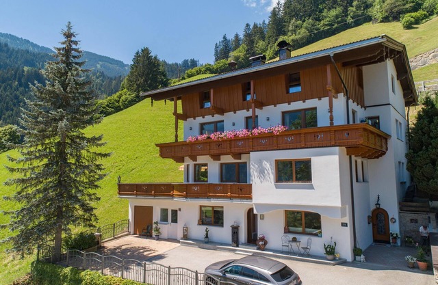 Cosy apartment with ski storage