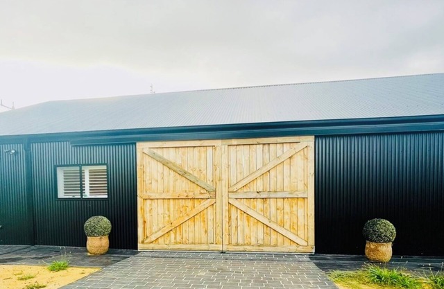Cosy Barn/Farm Stay/Private Horse-equine Oasis