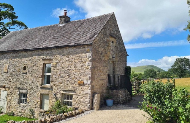 Cosy Barn in The Peak District National Park - ideal for walkers. Dog friendly .