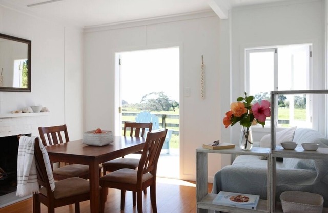 Cosy Beach Cottage surrounded by Nature - Tahi