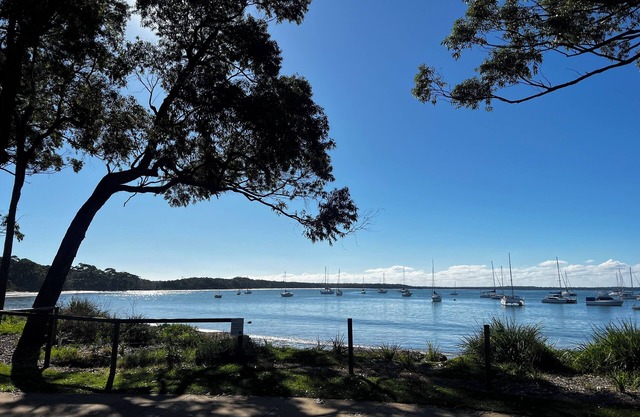 Cosy Callala Bay holiday abode, 100m to the water