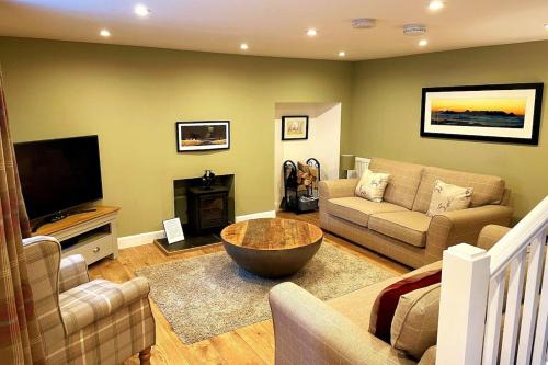 Cosy Carnegie Cottage close to Dornoch Golf Course
