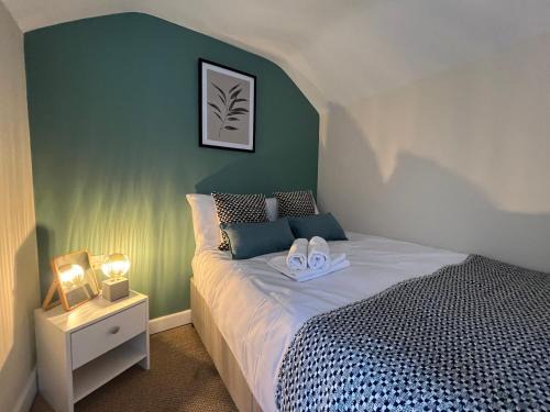 Cosy, Central Home