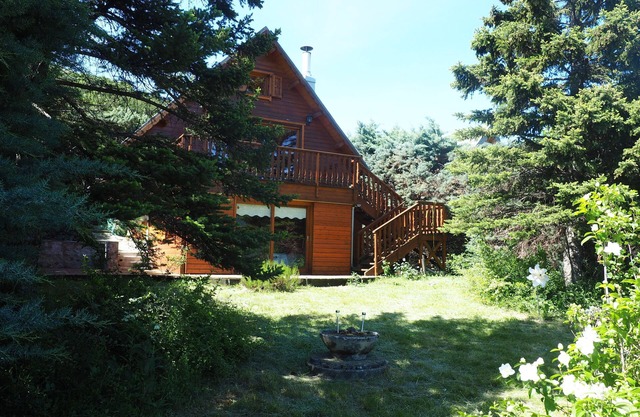 Cosy chalet on the heights of Embrun, magnificent view.