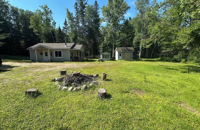 Cosy cottage in the heart of nature with stream, footbridge and private island