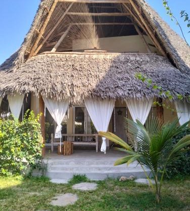 Cosy cottage 2 Marine Park at Malindi Beach
