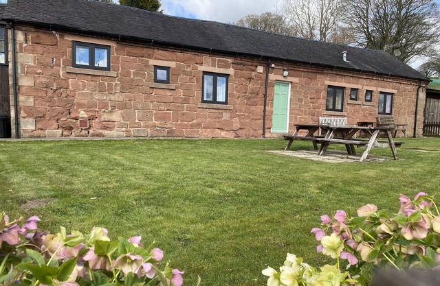Cosy cottage in Converted Barn in Leek, edge of Peak District,