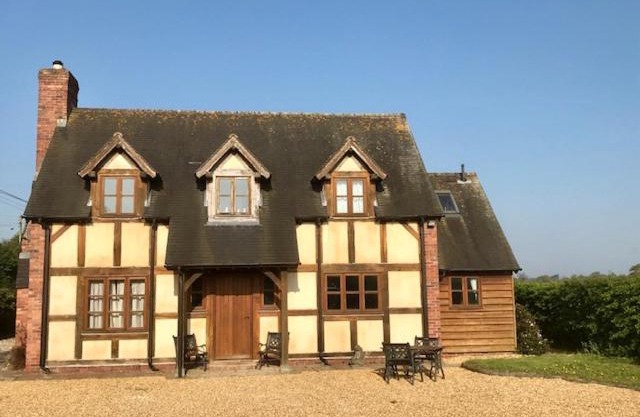 Cosy Cottage in the Countryside