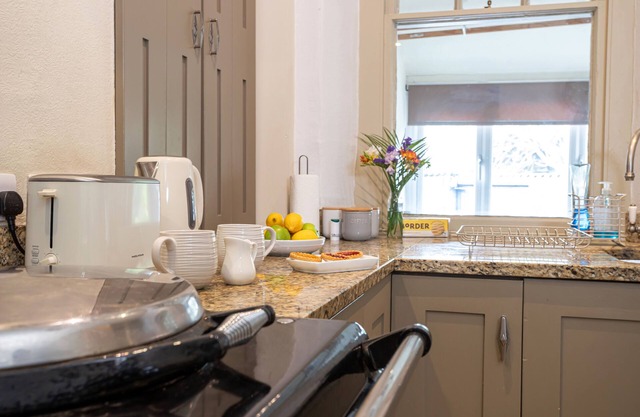 Cosy cottage with Aga, village centre, pet friendly, short walk to Ingleborough