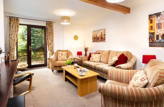 Cosy cottage with private garden close to southern shores of Lake Windermere