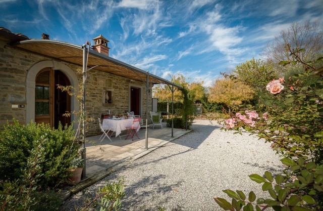 Cosy cottage with large private pool and perfectly mantained garden - 2-BR