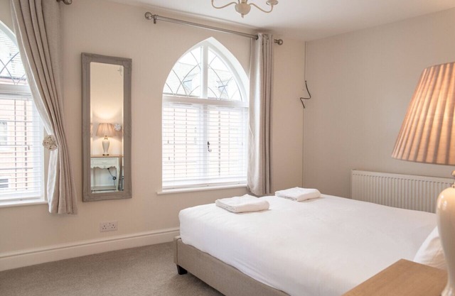 Cosy Detached 2 Bed Cottage in Tewkesbury Centre