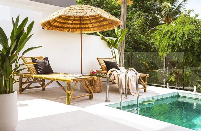 Cosy & elegant 4-bedroom sea-view retreat, private pool, rooftop chill area, 300m from Lamai Beach