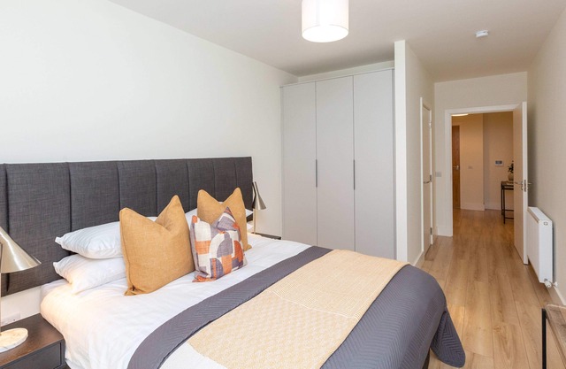 Cosy Ensuite Room 15mins to City Centre
