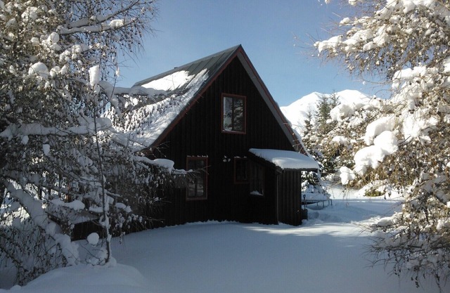 Cosy family and pet friendly chalet in a fabulous scenic alpine setting.