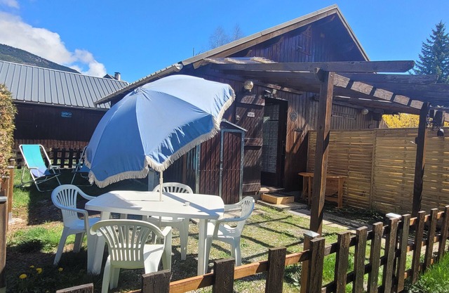 Cosy family chalet for 4 people. Pets allowed.