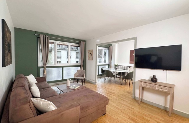 Cosy family flat with lift in Paris for 6 people