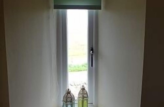 Cosy Farm Cottage with Easy Beach Access