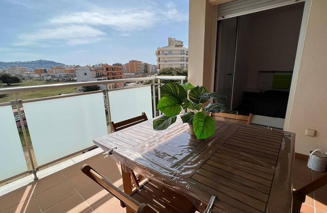 Cosy flat with swimming pool and parking in Roses AV-21