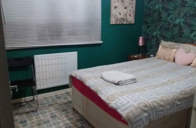 Cosy furnished double room in a great quiet location walkin distance to seaside