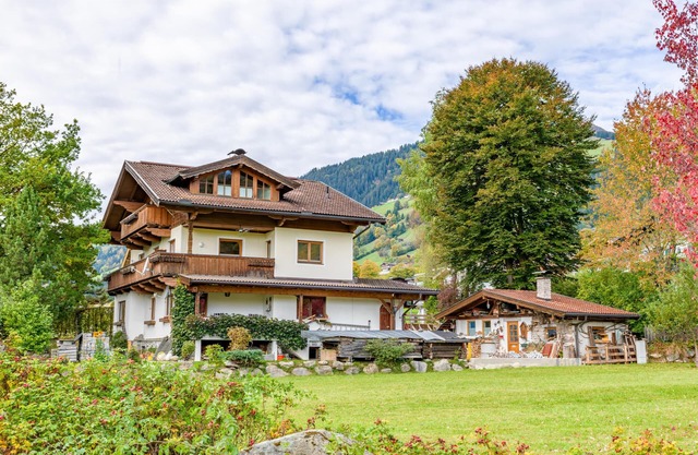 Cosy group accommodation near the ski lift