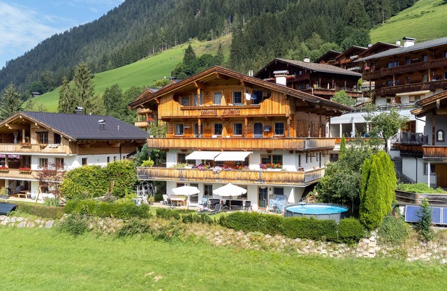Cosy holiday apartment with a view of the mountains