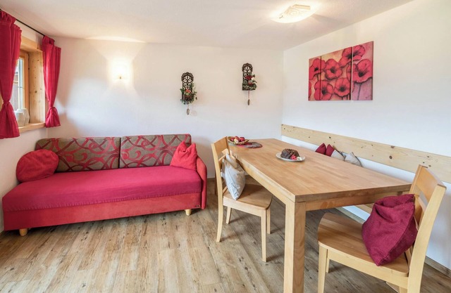 Cosy Holiday Apartment Vorderreith with Wi-Fi, Balcony, Garden