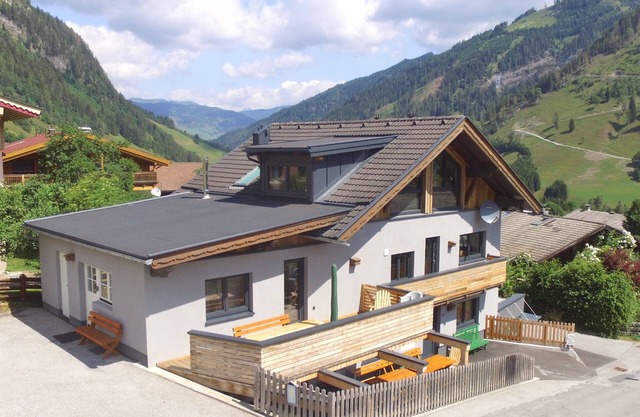 Cosy holiday home by the slopes