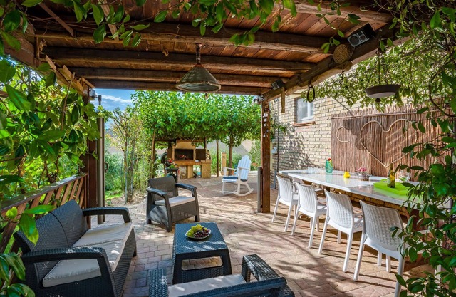 Cosy holiday home with pool for a great holiday.