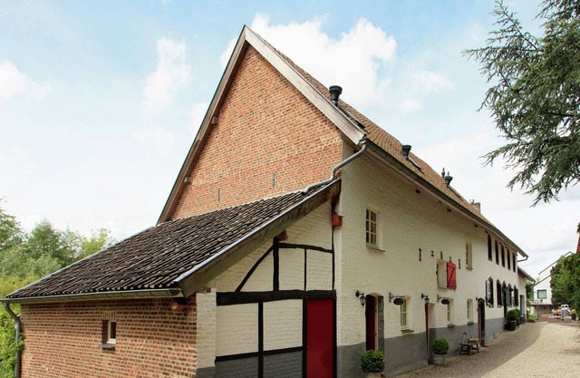 Cosy holiday homes in Slenaken, South Limburg with views on the Gulp valley.
