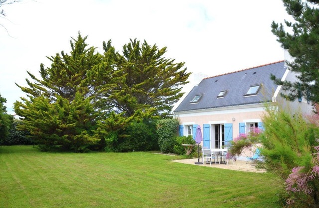 Cosy house well located near the beach of DONNANT