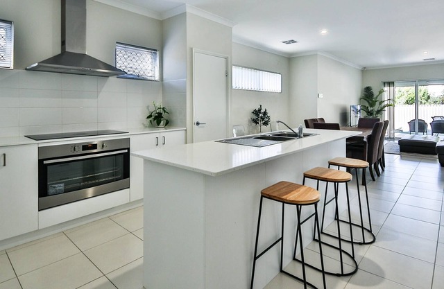 Cosy lodge Wilson - New Modern House Close to Perth CBD