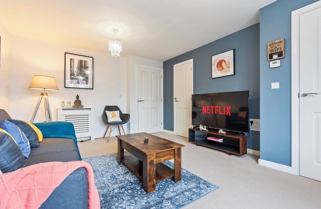 Cosy Modern home -3BR 247 Serviced accommodation Telford