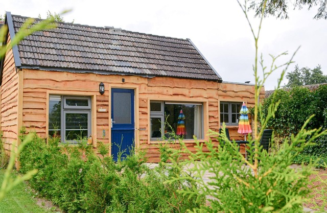 Cosy nature cottage with terrace and wide views